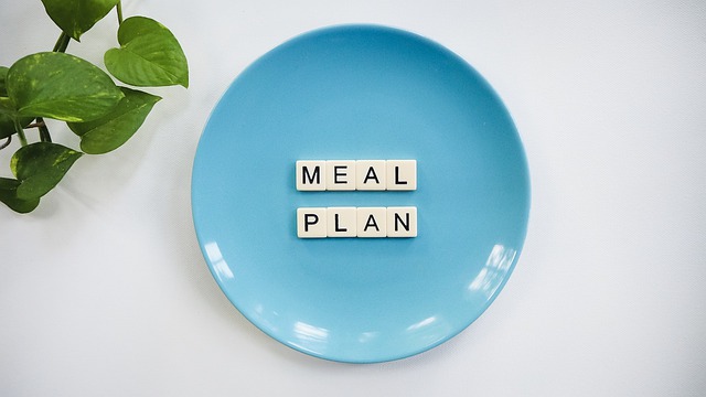A plate with the words "meal plan" on it.